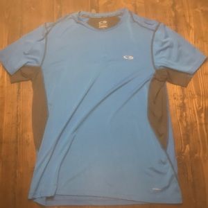 Casual athletic blue short sleeve tee